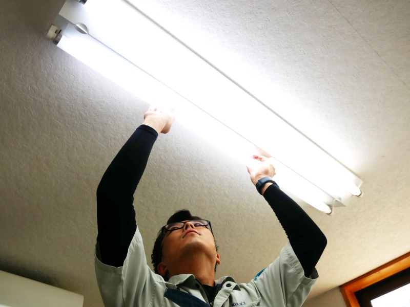 照明の取り替え